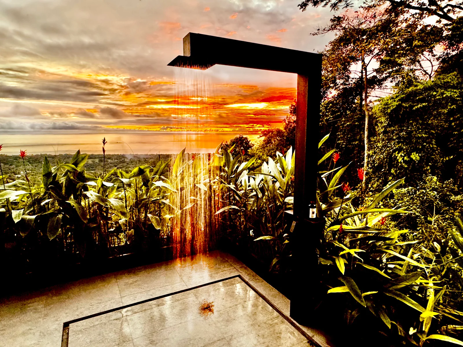 Uvita Black House – Iconic Designer Estate by Mark Liddell