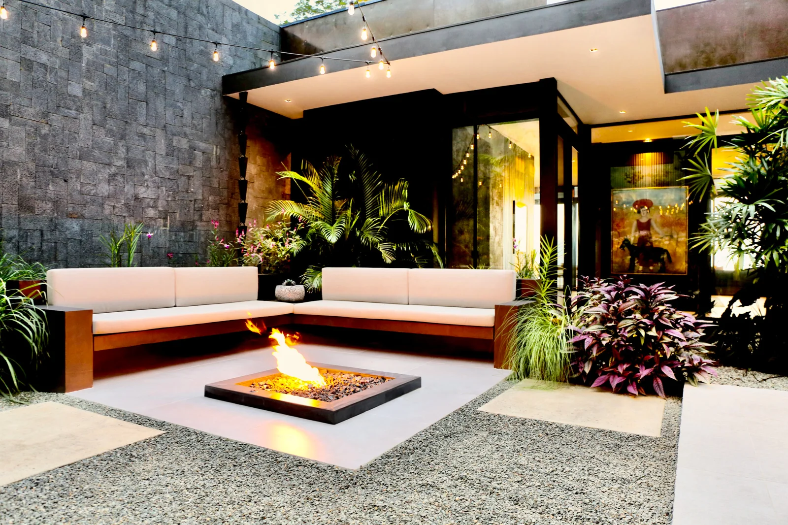 Uvita Black House – Iconic Designer Estate by Mark Liddell