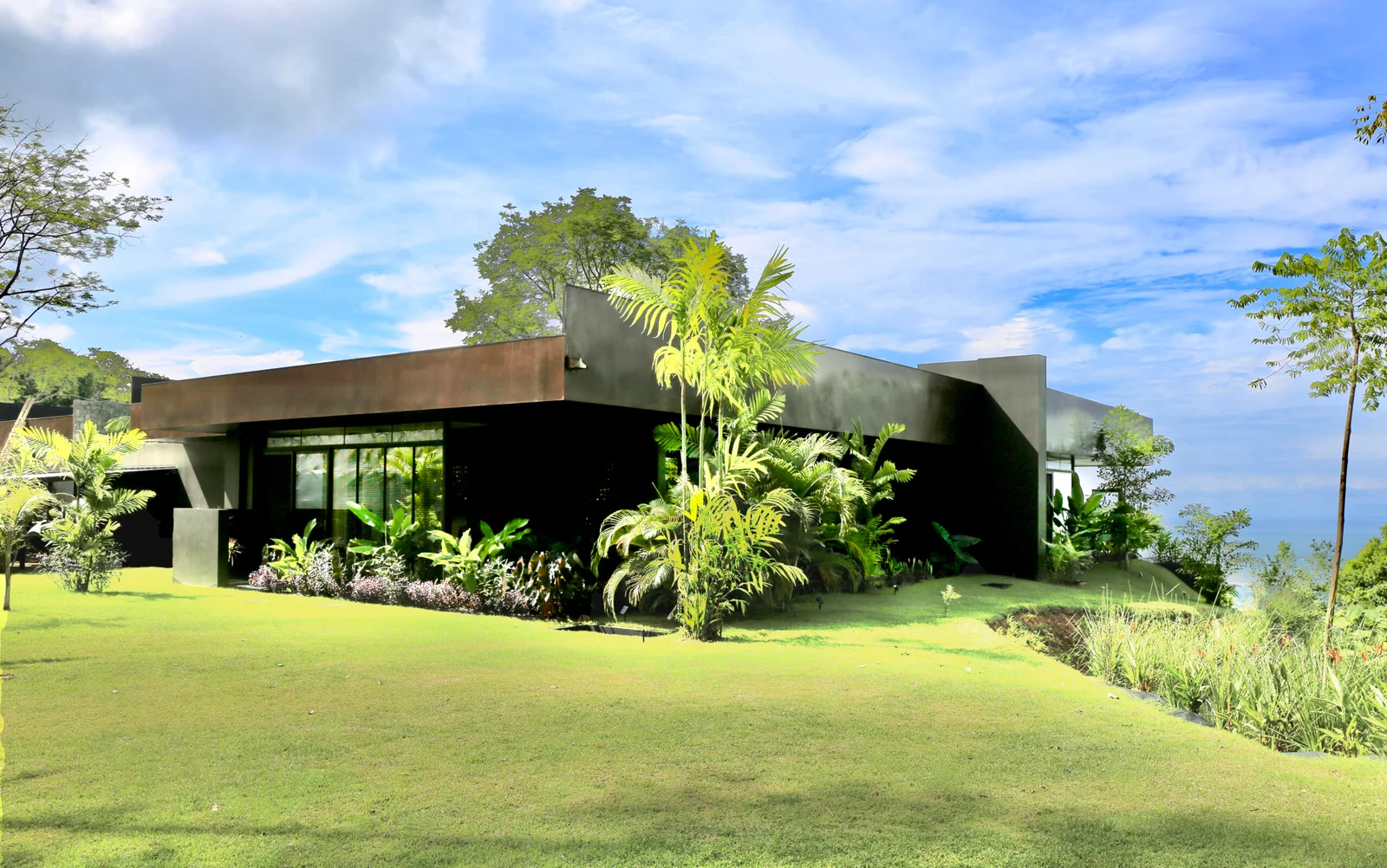 Uvita Black House – Iconic Designer Estate by Mark Liddell
