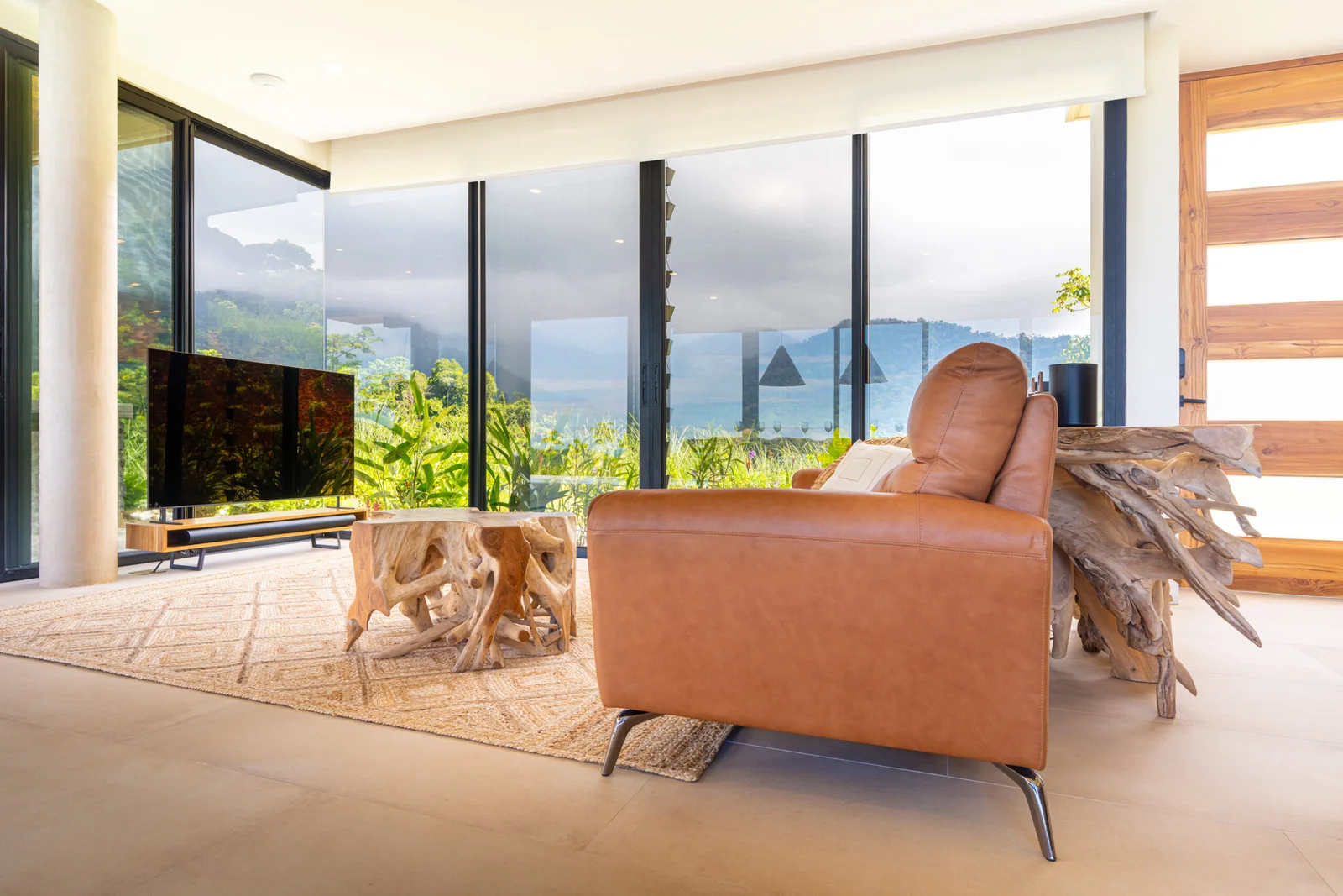 A New Benchmark in Modern Tropical Luxury – Ojochal, Costa Rica