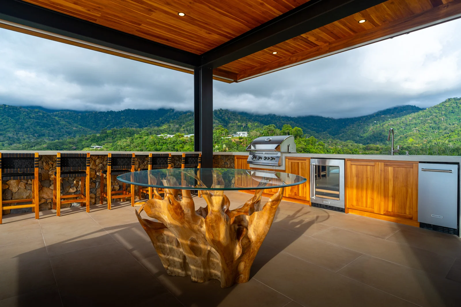 A New Benchmark in Modern Tropical Luxury – Ojochal, Costa Rica